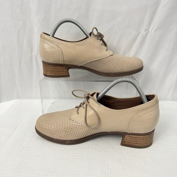 Dansko Shoes Womens 5.5-6 US Louise Beige Cream Perforated Block Heel Lace Up 36 - Picture 9 of 12